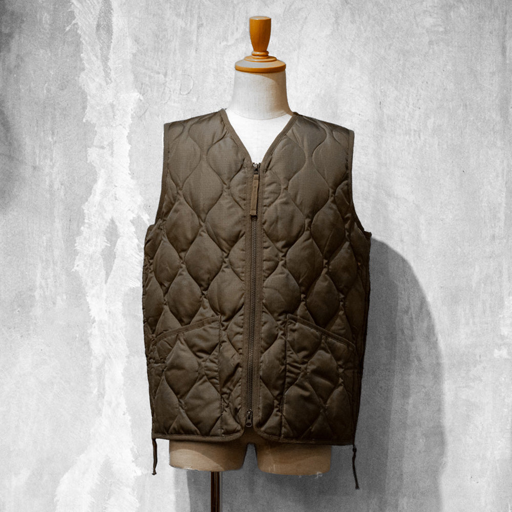 MILITARY W-ZIP V NECK DOWN VEST